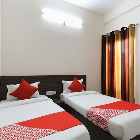 Hotel OYO 46617 La Flora Indore Exterior foto