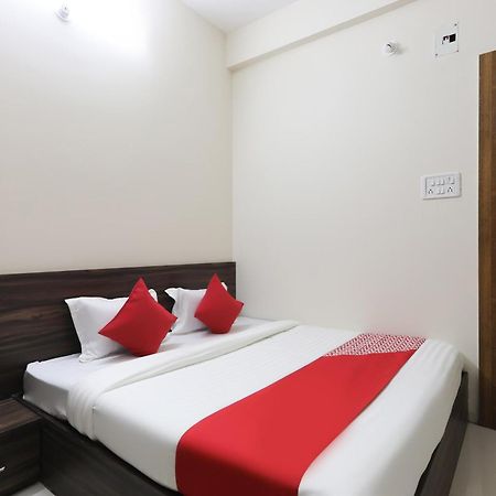 Hotel OYO 46617 La Flora Indore Exterior foto