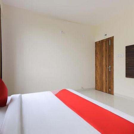 Hotel OYO 46617 La Flora Indore Exterior foto