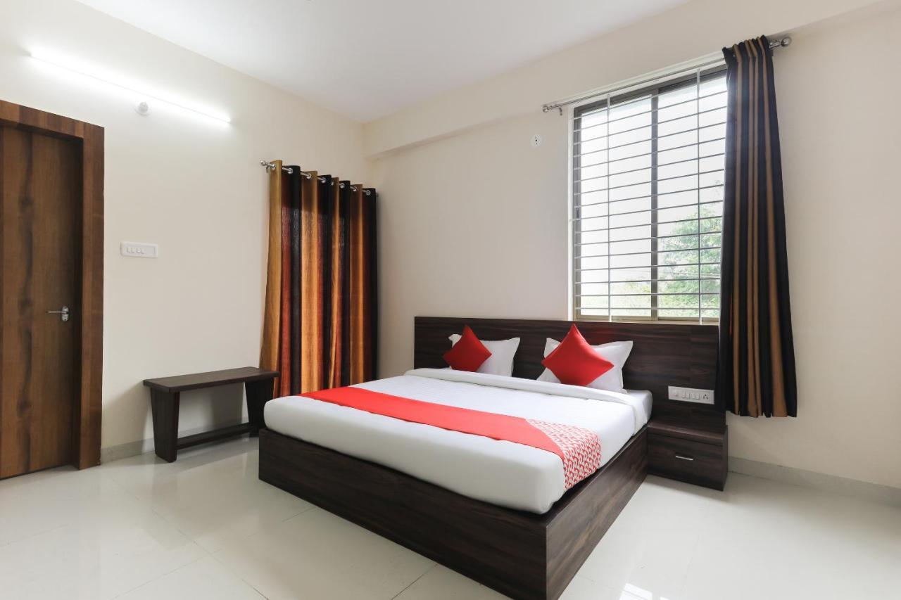 Hotel OYO 46617 La Flora Indore Exterior foto