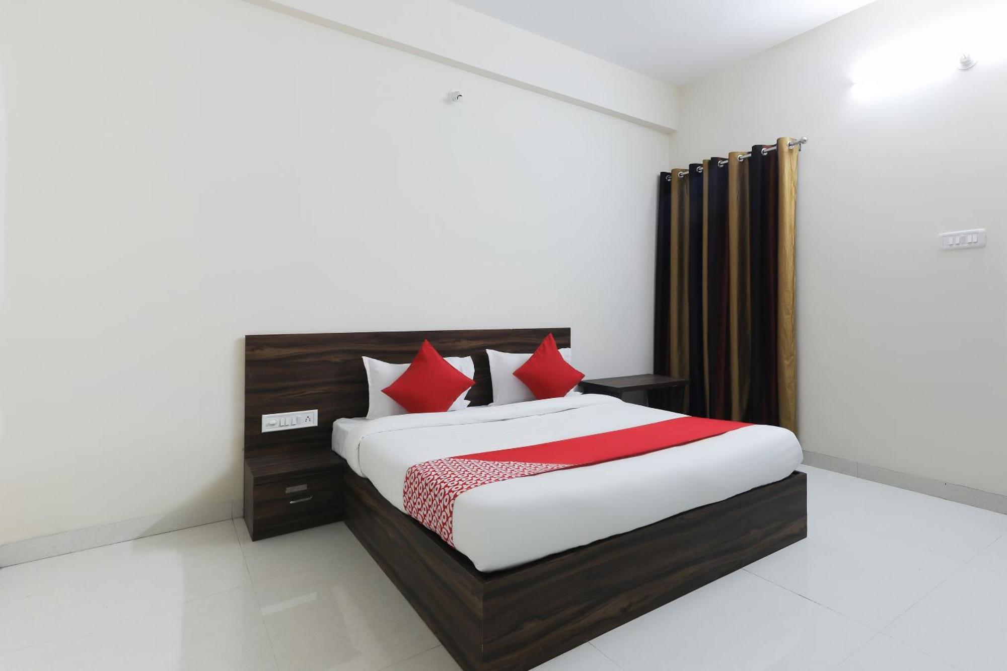 Hotel OYO 46617 La Flora Indore Exterior foto