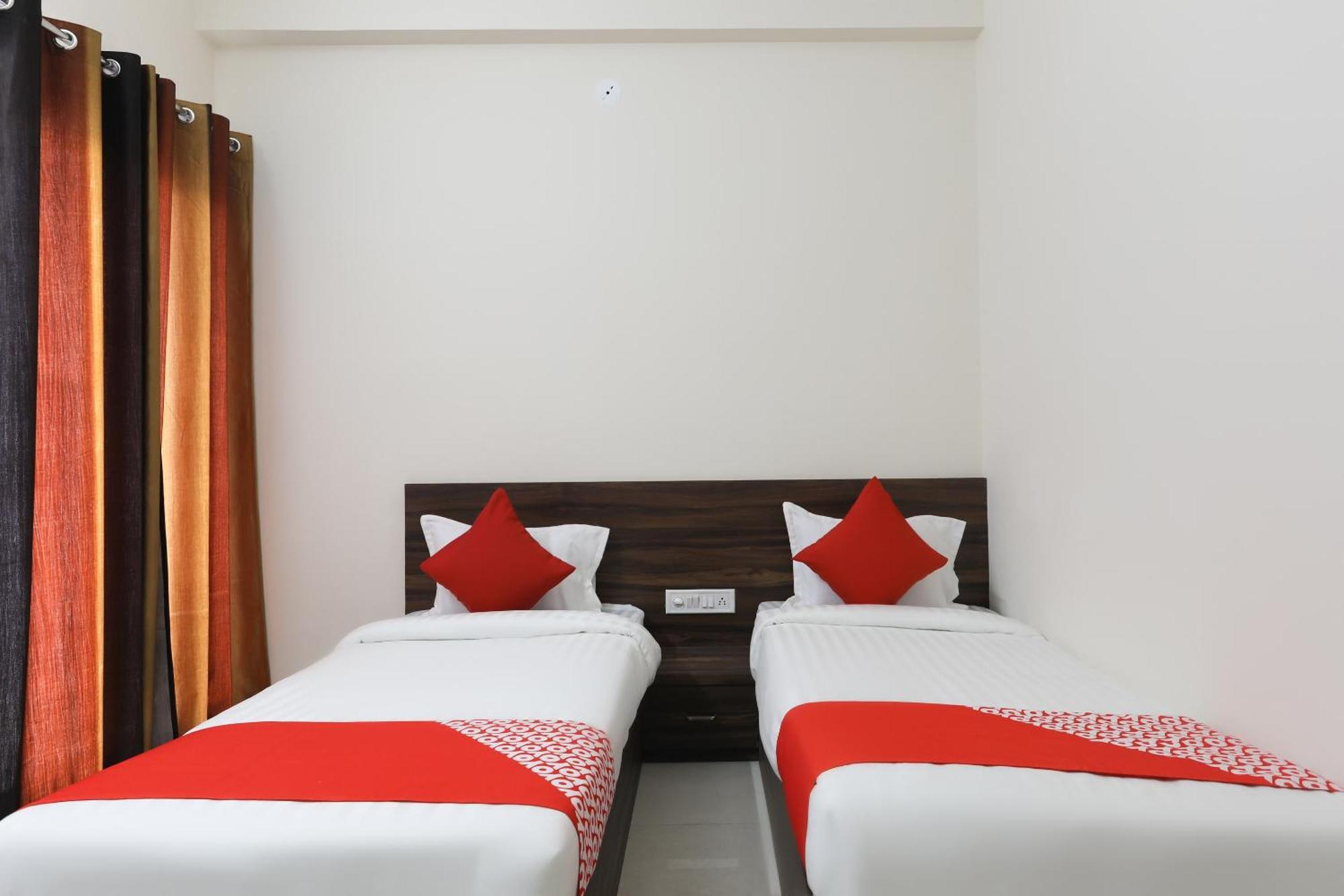 Hotel OYO 46617 La Flora Indore Exterior foto