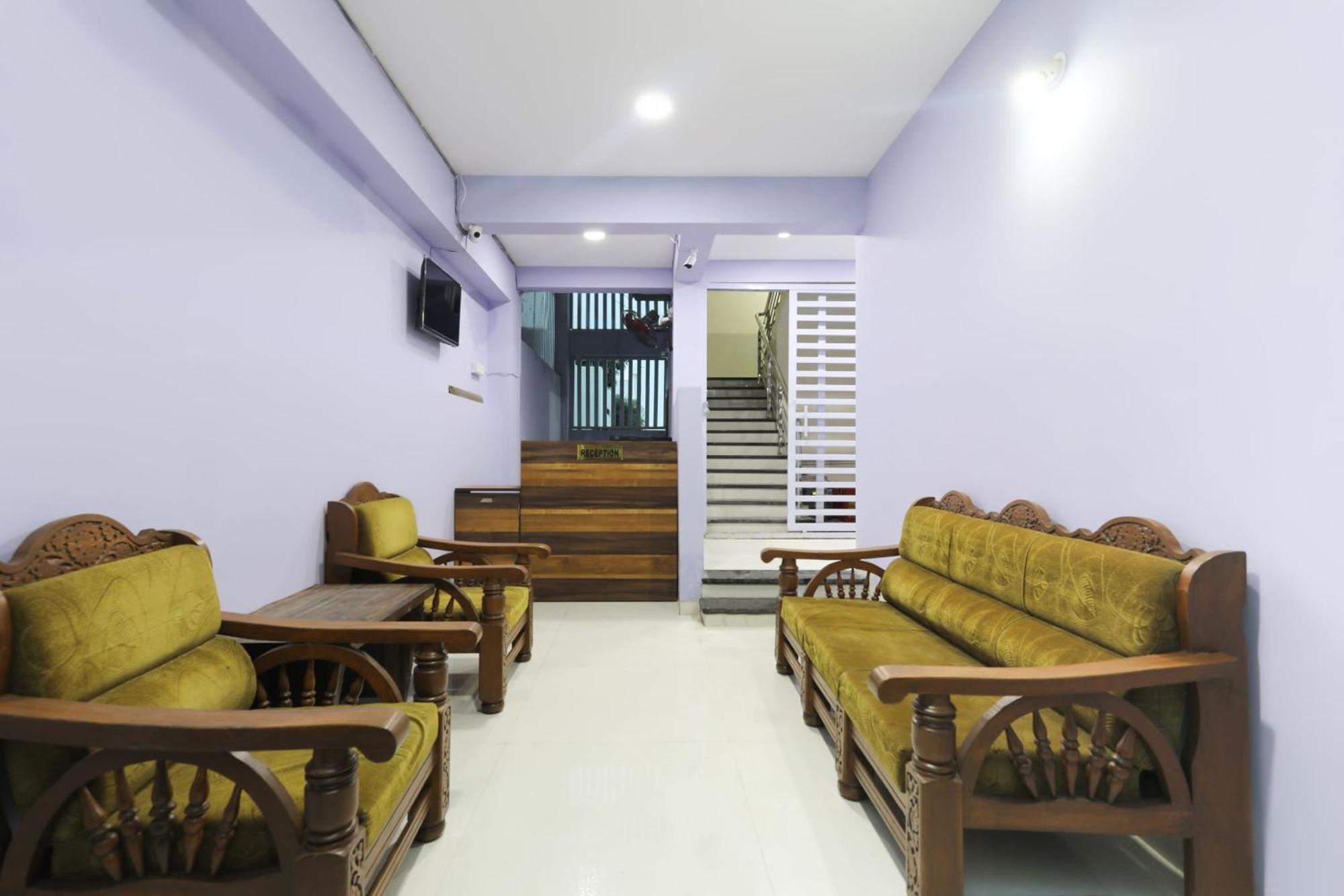 Hotel OYO 46617 La Flora Indore Exterior foto