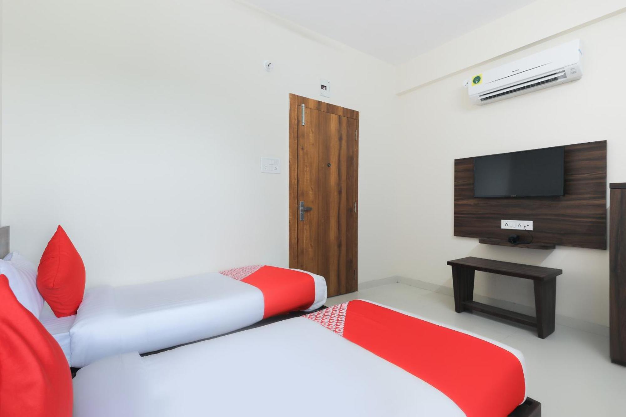 Hotel OYO 46617 La Flora Indore Exterior foto