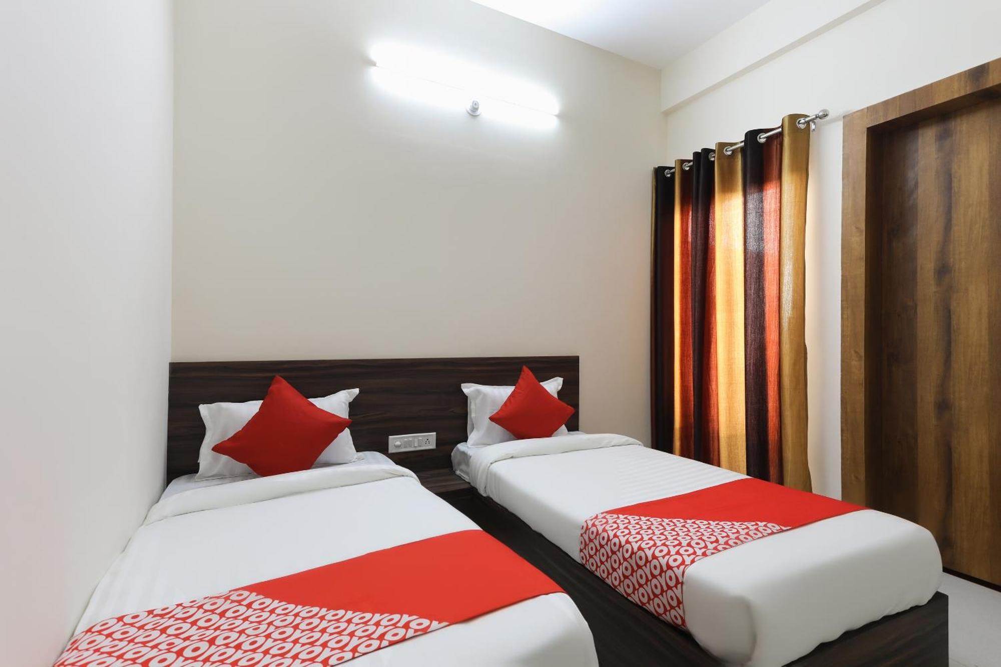 Hotel OYO 46617 La Flora Indore Exterior foto