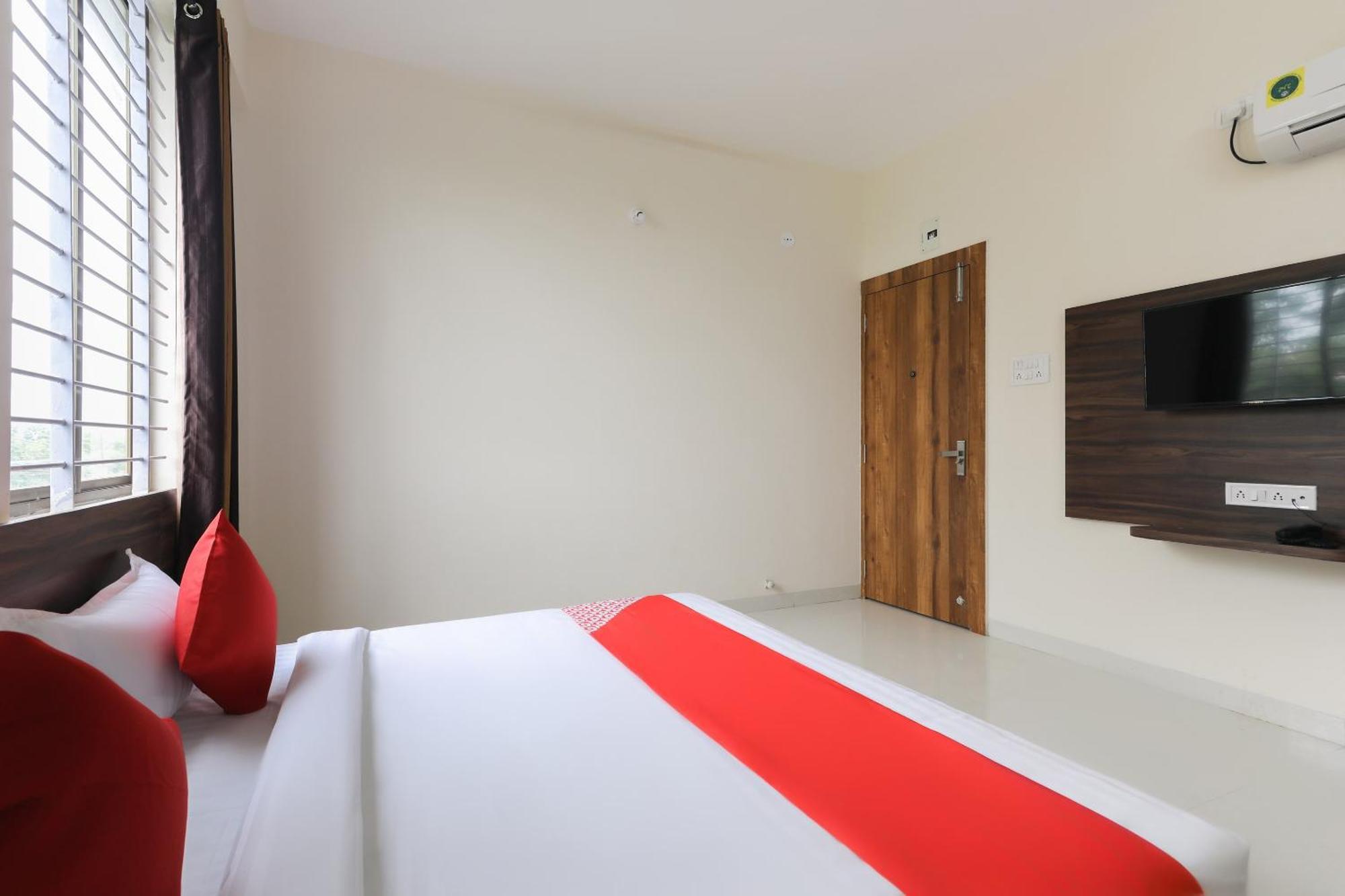 Hotel OYO 46617 La Flora Indore Exterior foto
