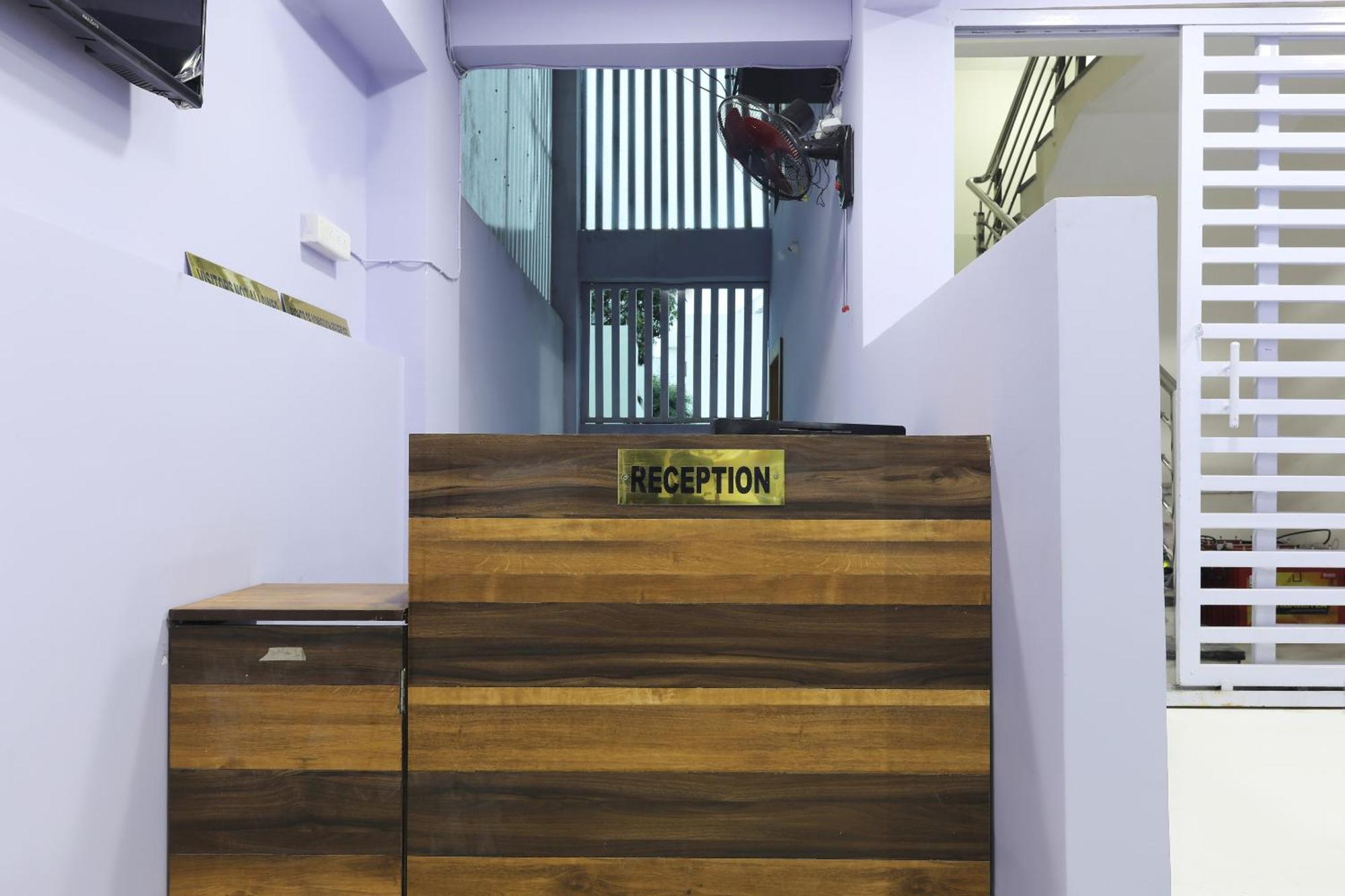 Hotel OYO 46617 La Flora Indore Exterior foto